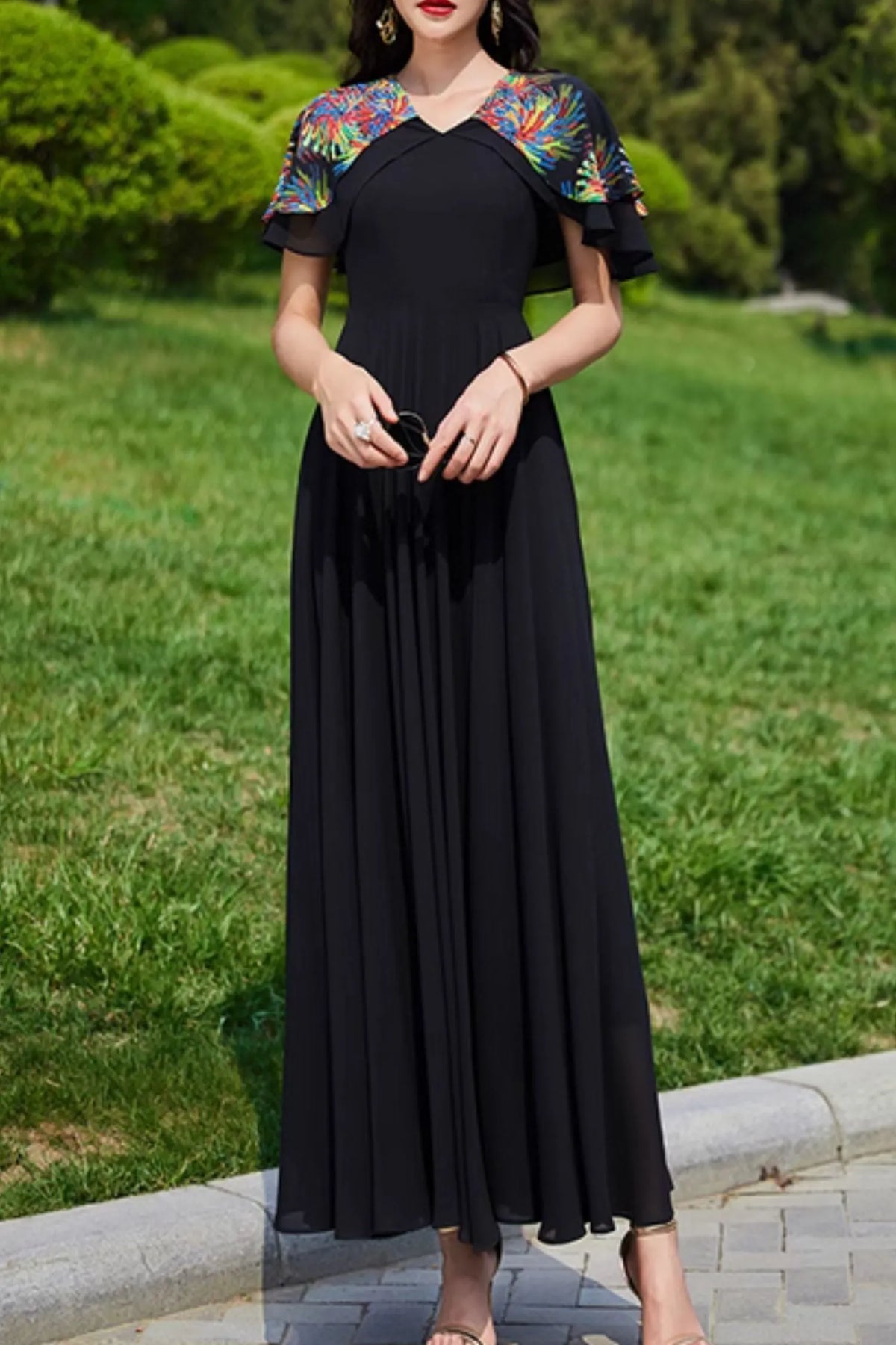 Black Polyester Maxi Dress - Printed Cape, V-Neck Swing Sleeve 4988
