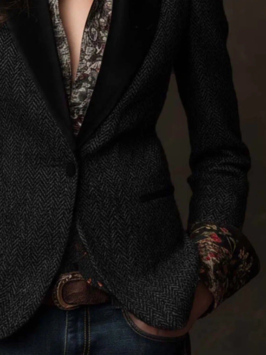 Blazer That Flatters – Chic & velvet