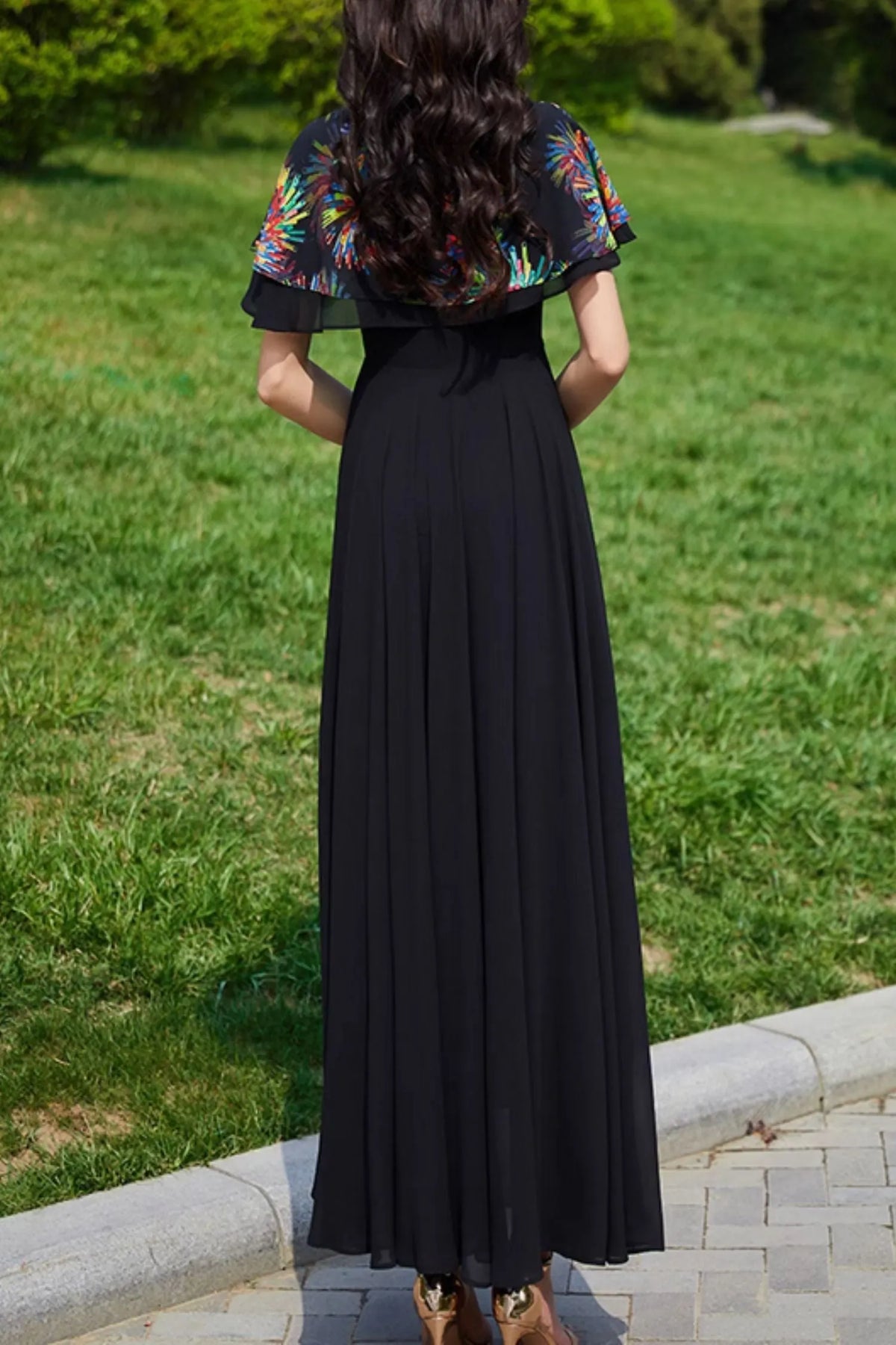 Black Polyester Maxi Dress - Printed Cape, V-Neck Swing Sleeve 4988