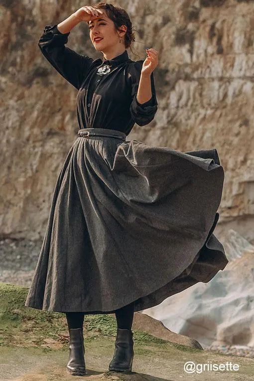 Handmade Gray Wool Circle Skirt – Vintage High Waist Full Midi with Pockets 1802