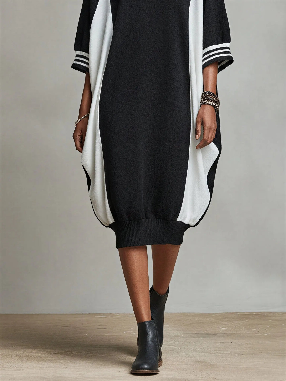 Black and white color-block loose-fit midi sweatshirt dress