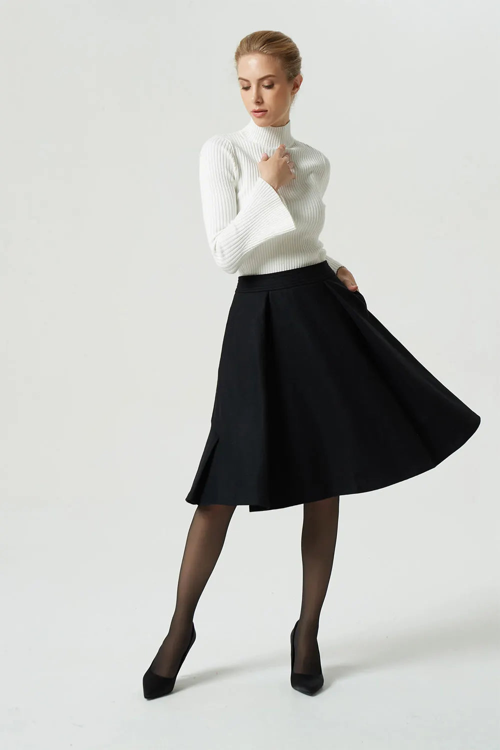 Black Wool Knee-Length Circle Skirt - Pleated A-Line Silhouette 1992