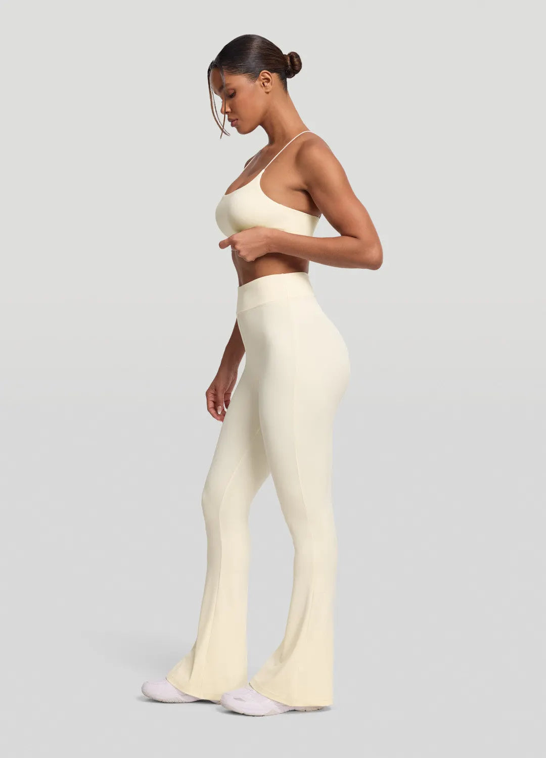 Chic High-Waisted Flare Leggings for a Flattering Silhouette