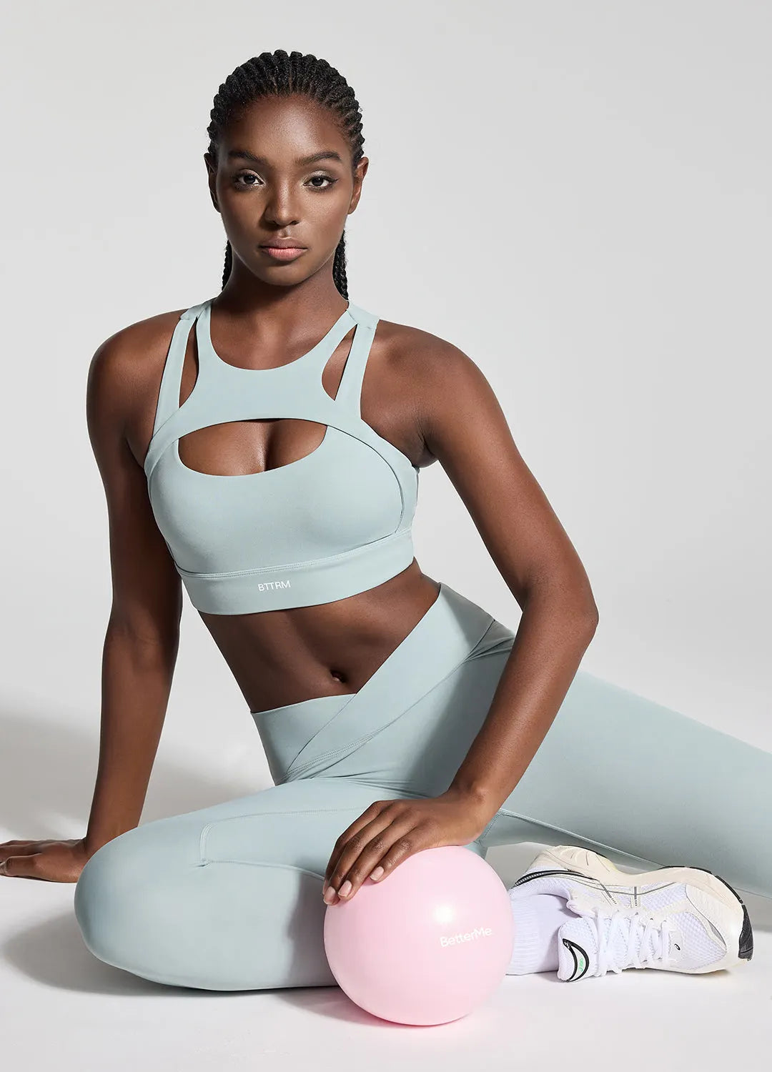 Sculpted V-Cut Scrunch Leggings for a Flattering, Contoured Fit