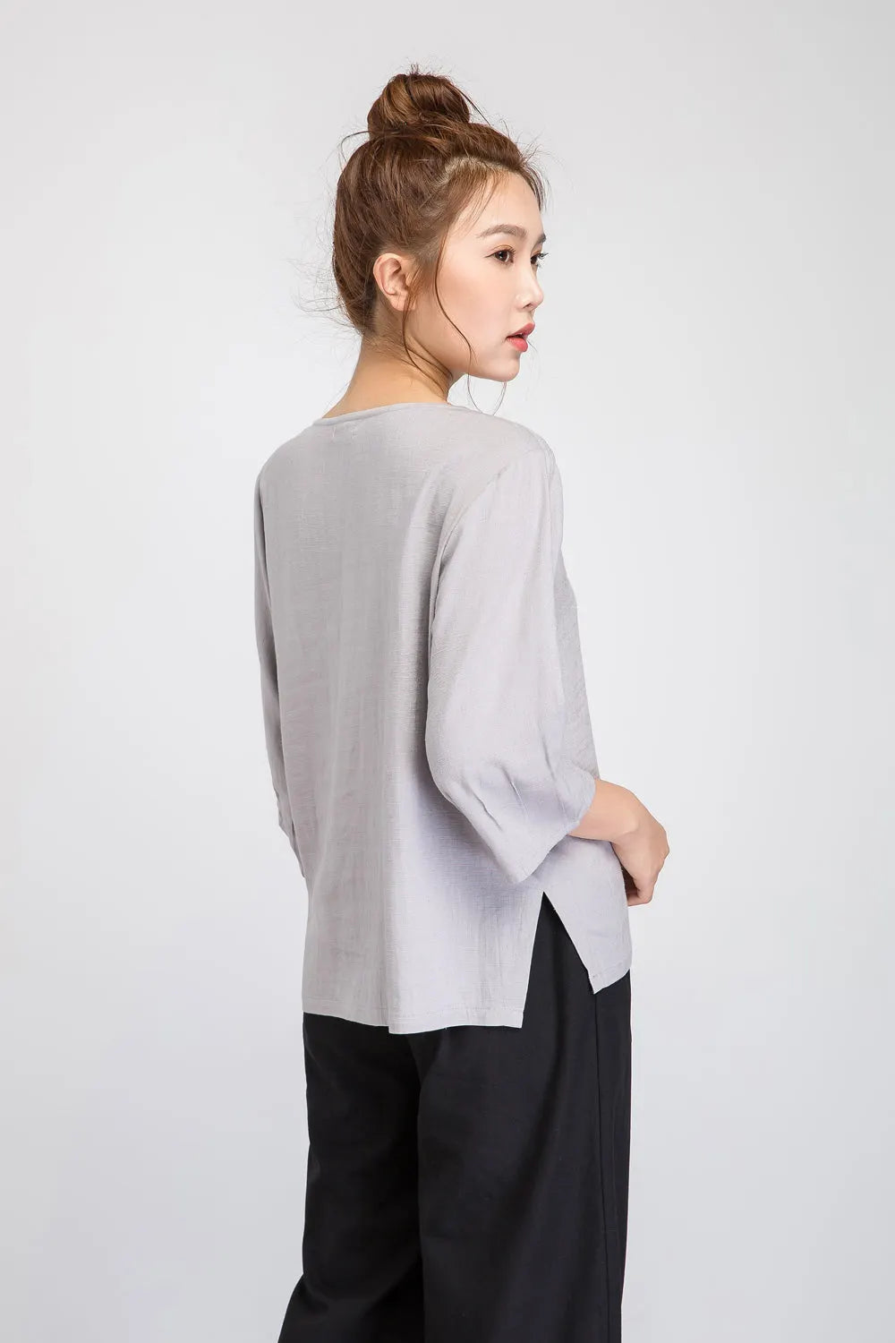 Loose linen top with boat neckline and 3/4 sleeve 1928#