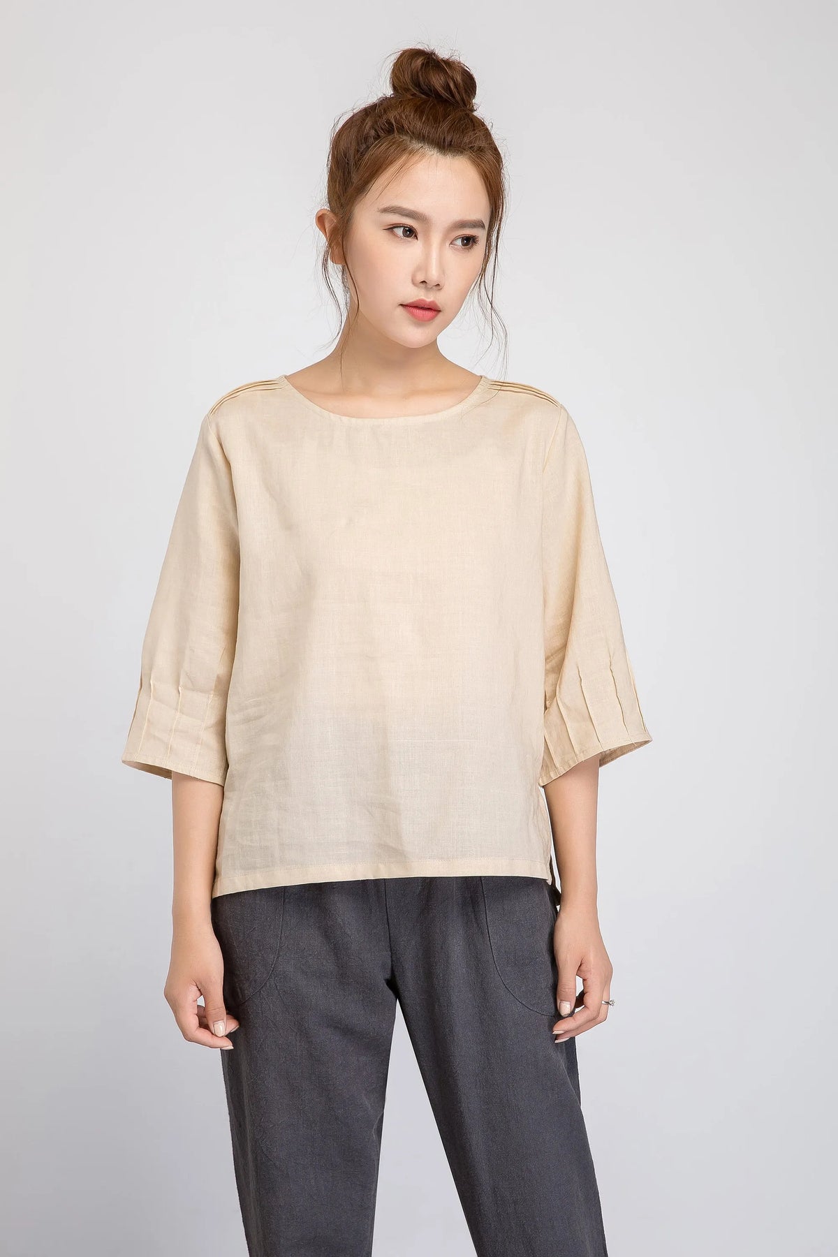 Loose linen top with boat neckline and 3/4 sleeve 1928#