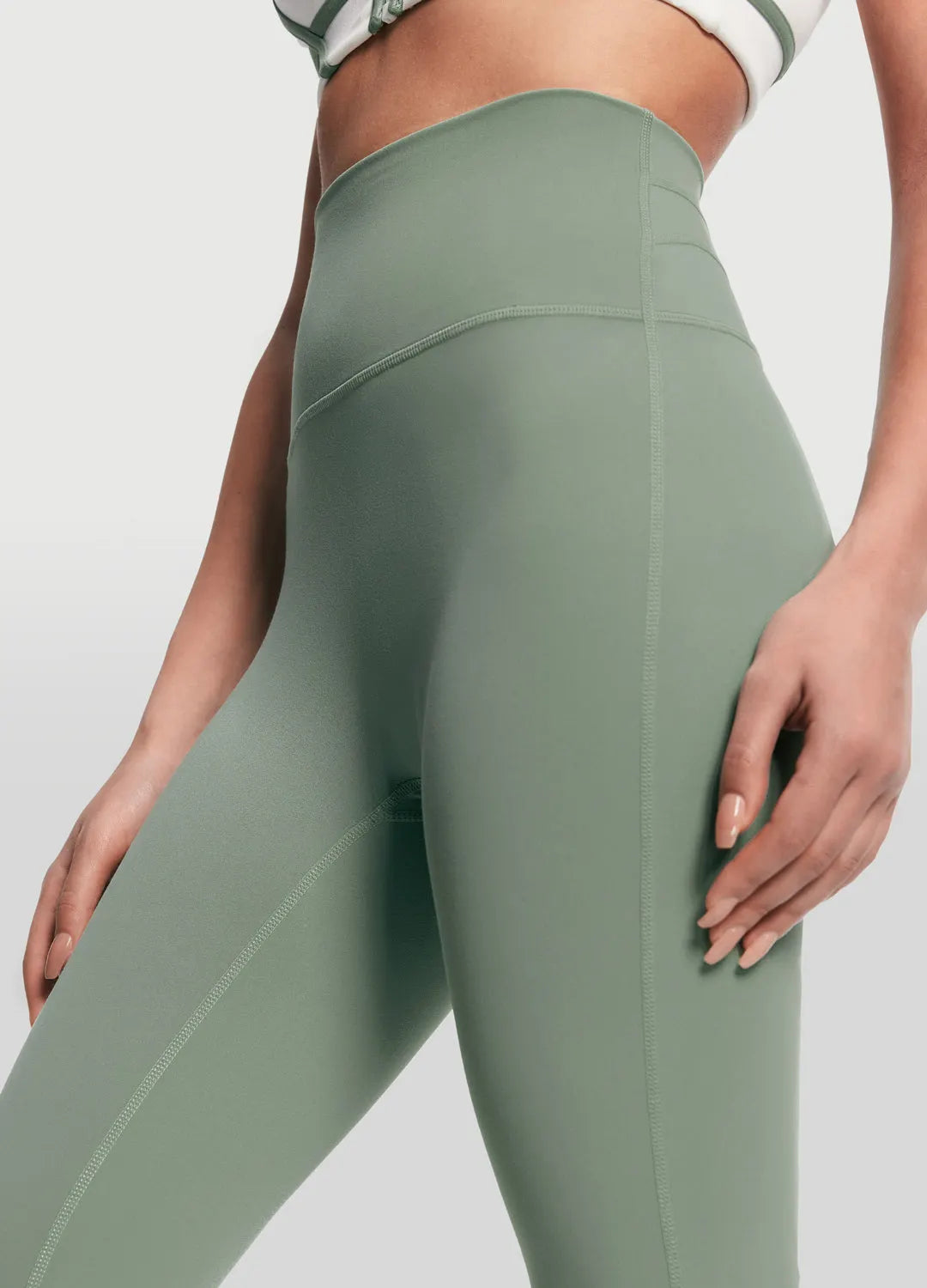 Sleek High-Waisted Foxy Flare Leggings