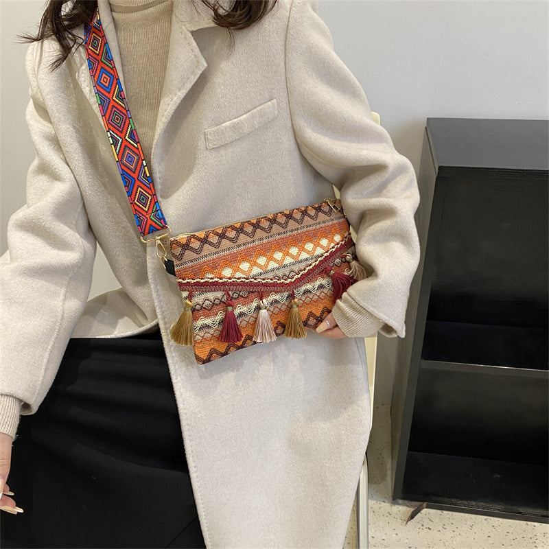 Ethnic Woven Bag Bohemian Tassel Bag