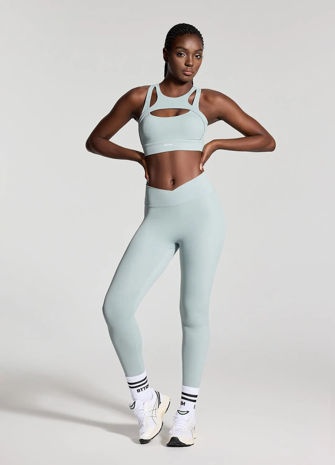 Sculpted V-Cut Scrunch Leggings for a Flattering, Contoured Fit