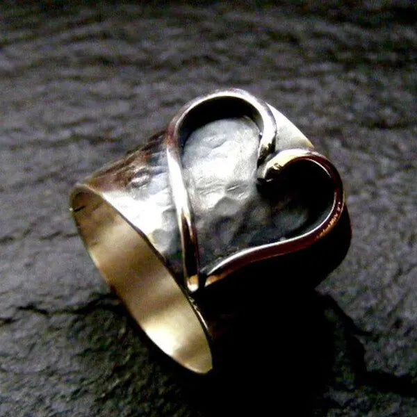 Silver Wide Band Heart Ring💕