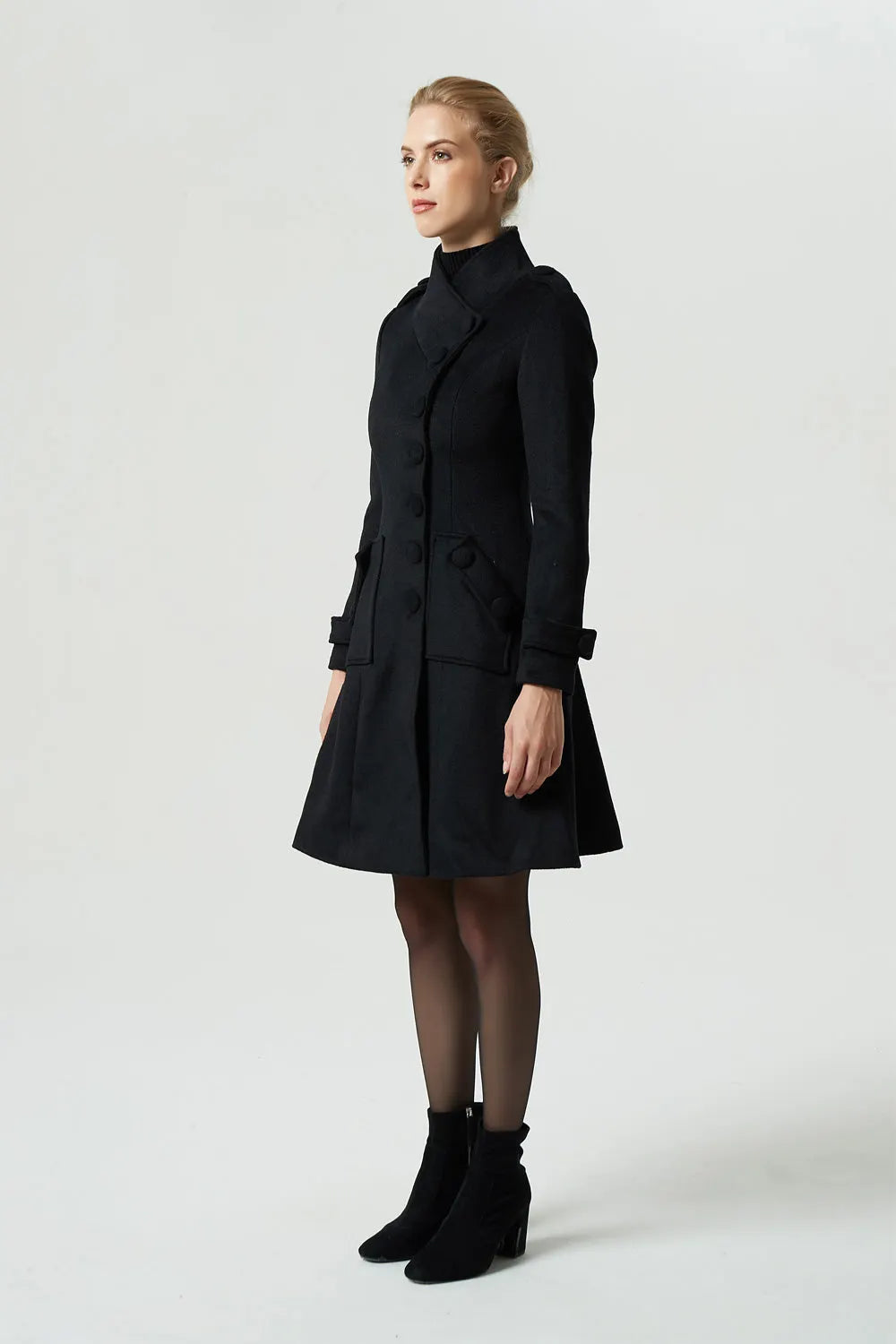 Elegant Black Winter Coat – Wool Blend Knee-Length Jacket with Stand Collar & Pockets 1957