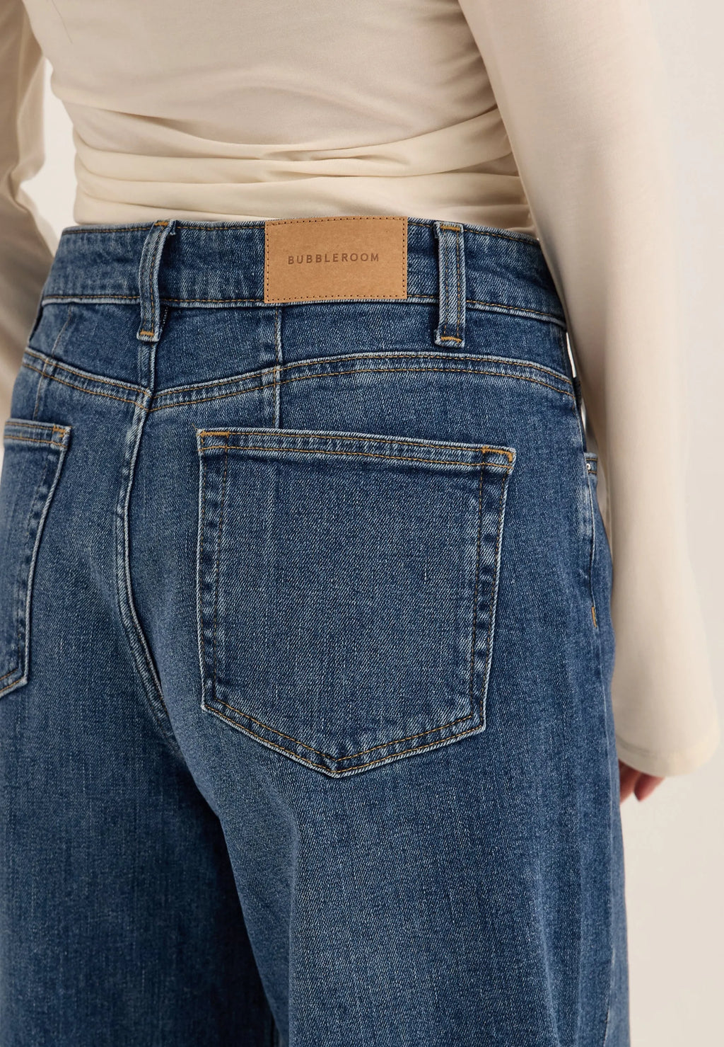 Barrel Leg Jeans