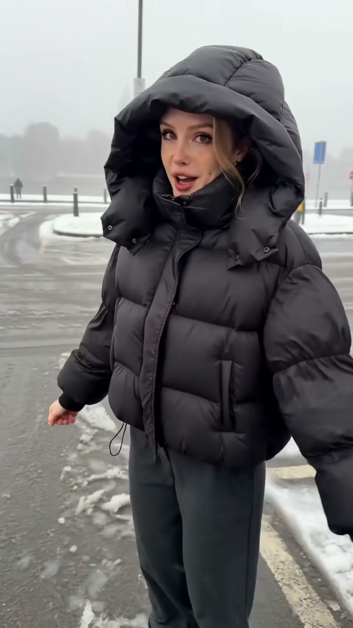 black-cropped-puffer-jacket-hooded-short-down-coat