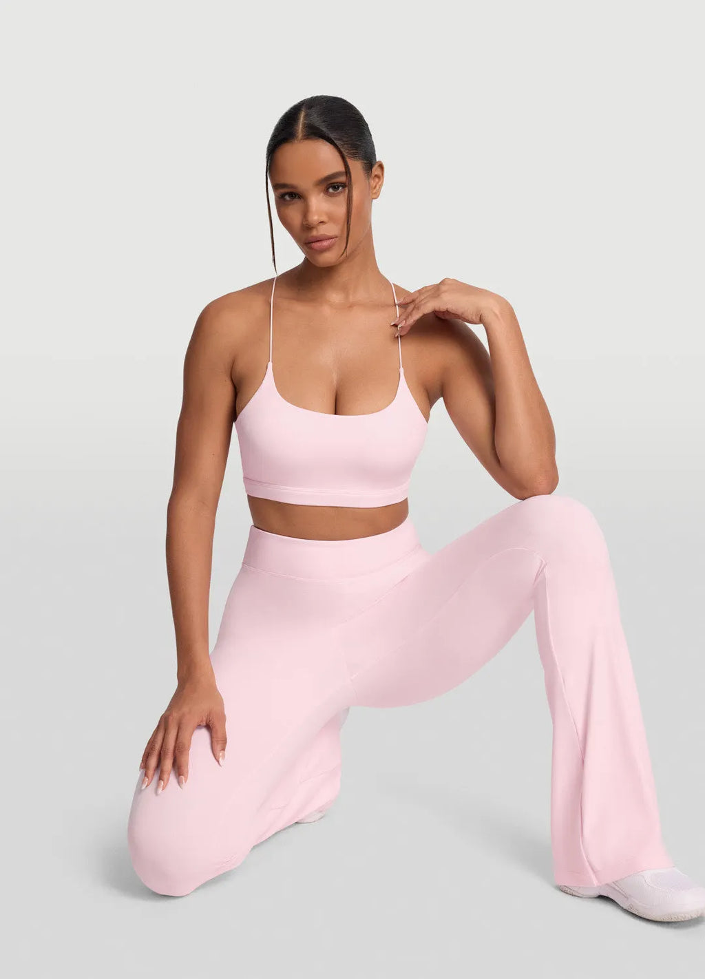 Chic High-Waisted Flared Leggings for a Sleek Silhouette
