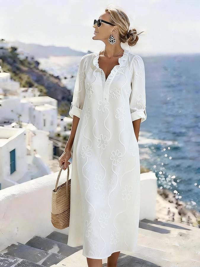 Chic Dress in lace, Affordable Luxury