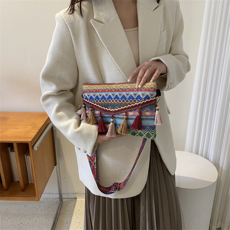 Ethnic Woven Bag Bohemian Tassel Bag