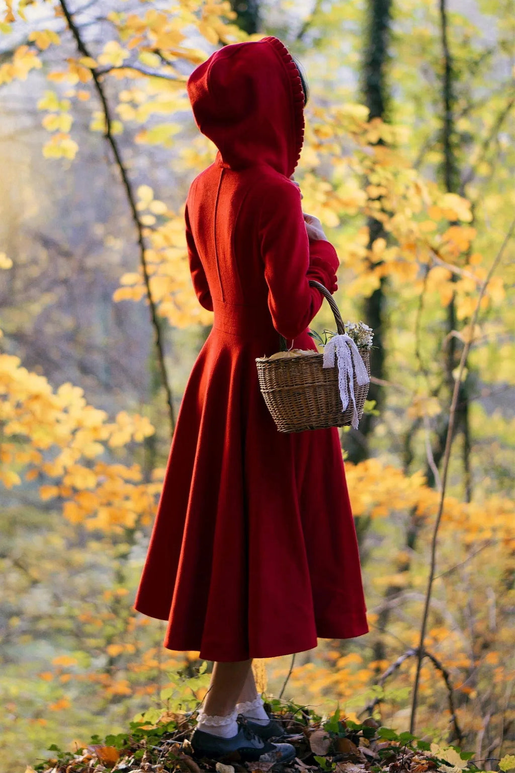 Elegant Red Wool Blend Hooded Winter Coat – Flared Midi Silhouette 