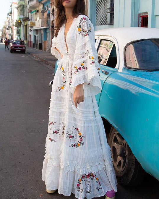 V-neck pop retro dress
