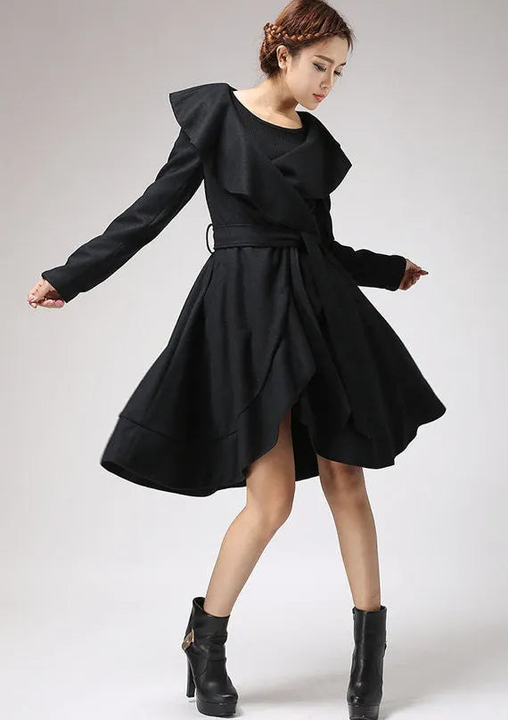 Vintage Black Wool Ruffled Coat – Timeless Elegance with Dramatic Collar 699