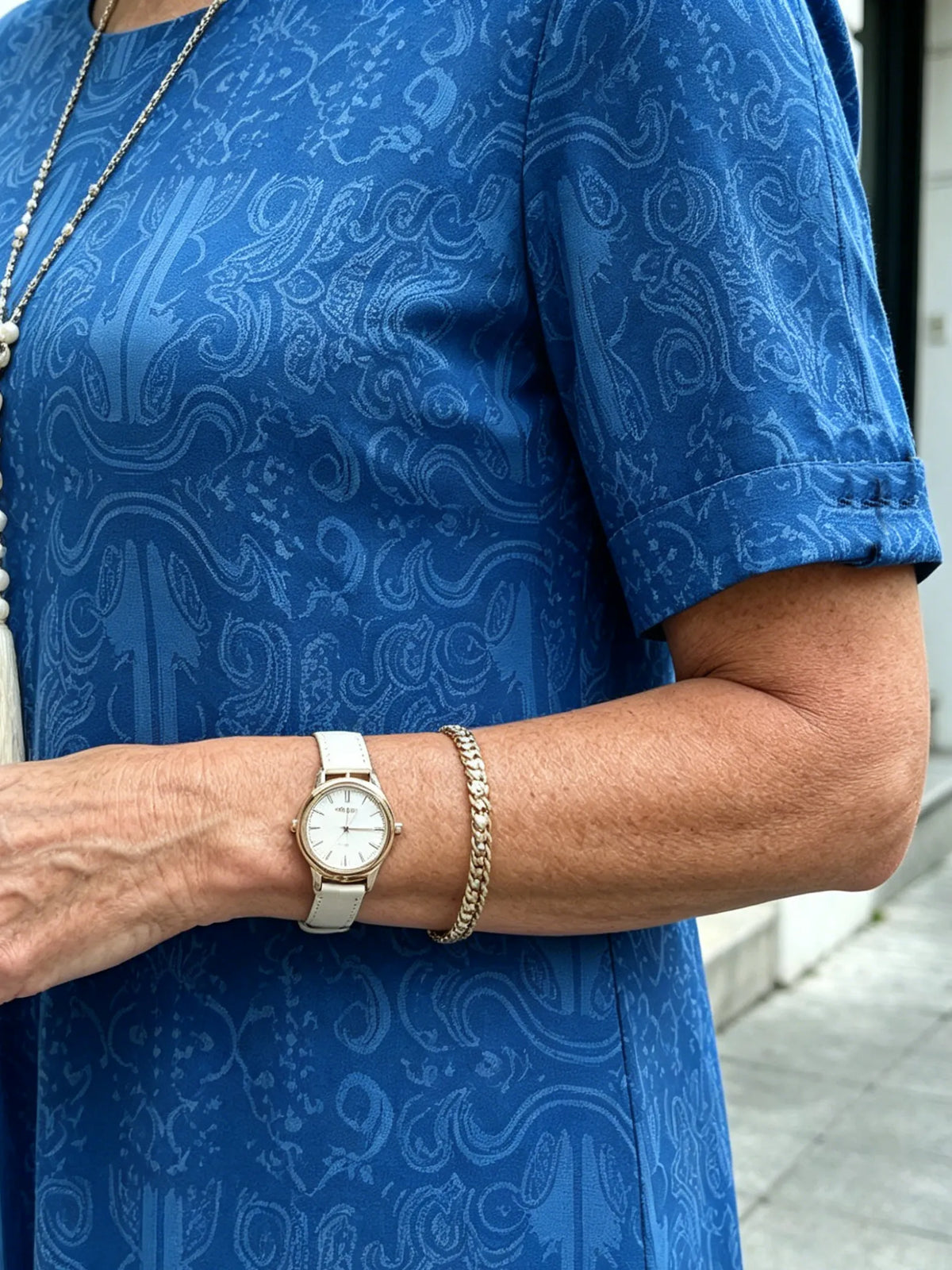 Blue Paisley Print Loose Midi Dress, Round Neck Short Sleeve Tummy Concealing Slimming Temperament Dress for Mature Wome