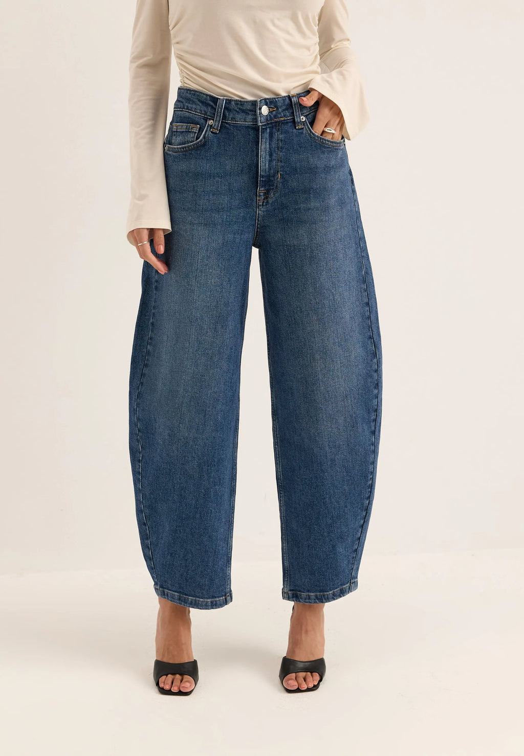 Barrel Leg Jeans