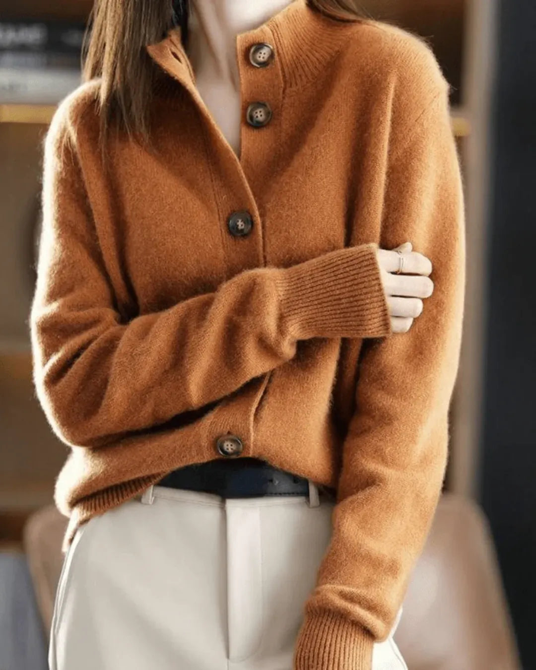 AMY – CLASSIC BUTTON-UP CARDIGAN
