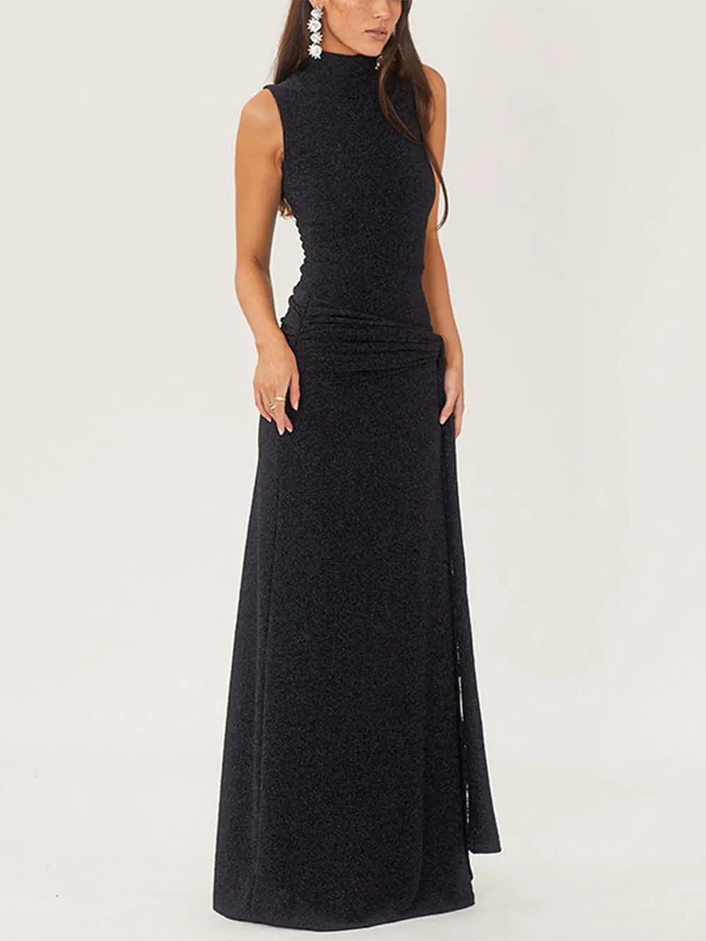 High-Necked Sleeveless Long Dress With Ribbons And Bright Silk
