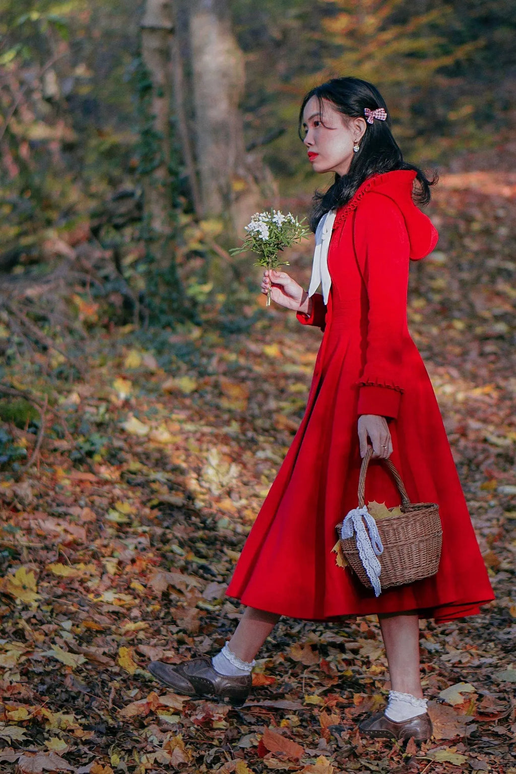Elegant Red Wool Blend Hooded Winter Coat – Flared Midi Silhouette 
