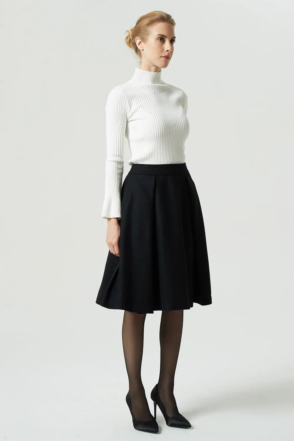 Black Wool Knee-Length Circle Skirt - Pleated A-Line Silhouette 1992