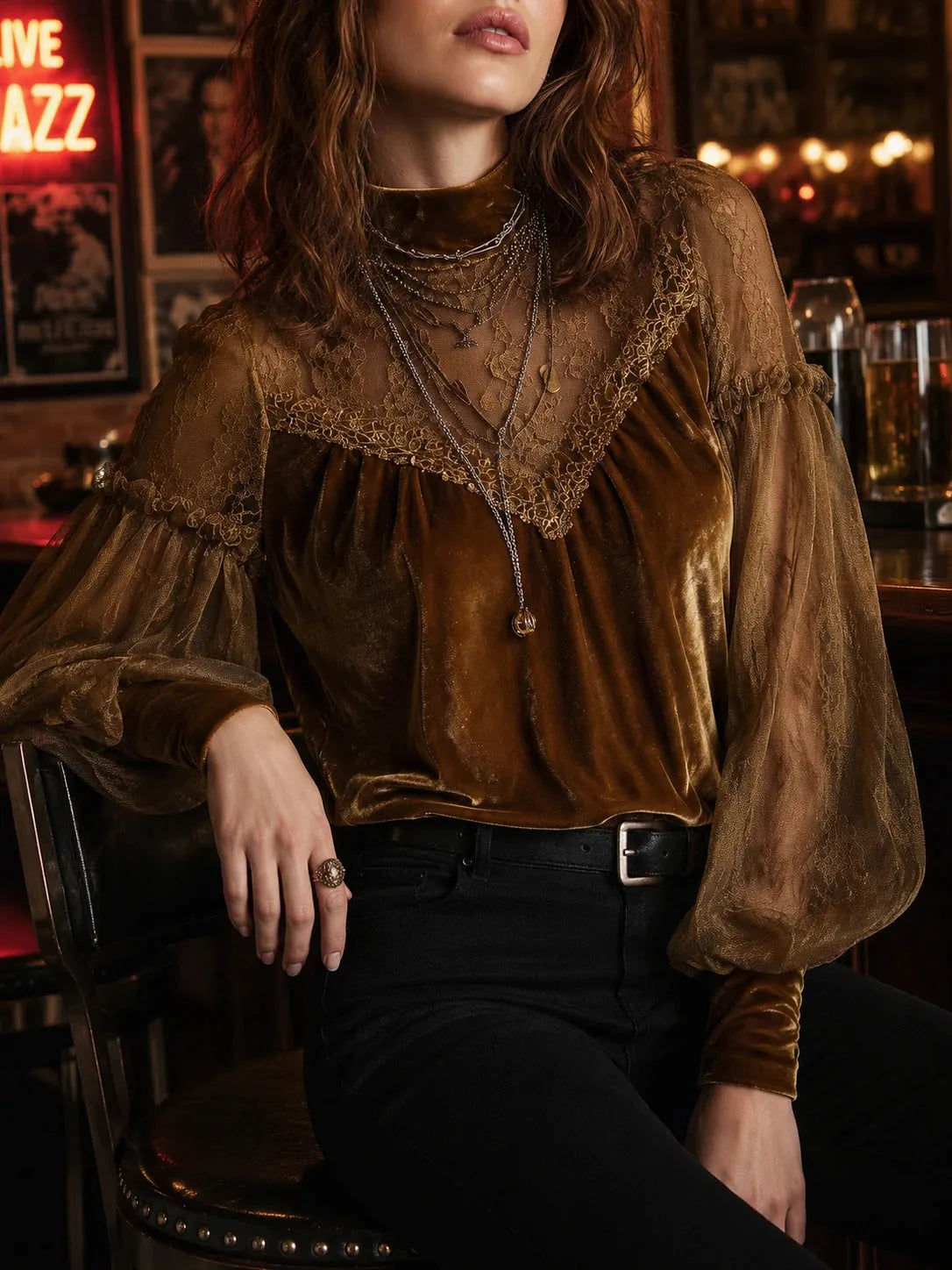 Retro Blouse in velvet, Affordable Luxury