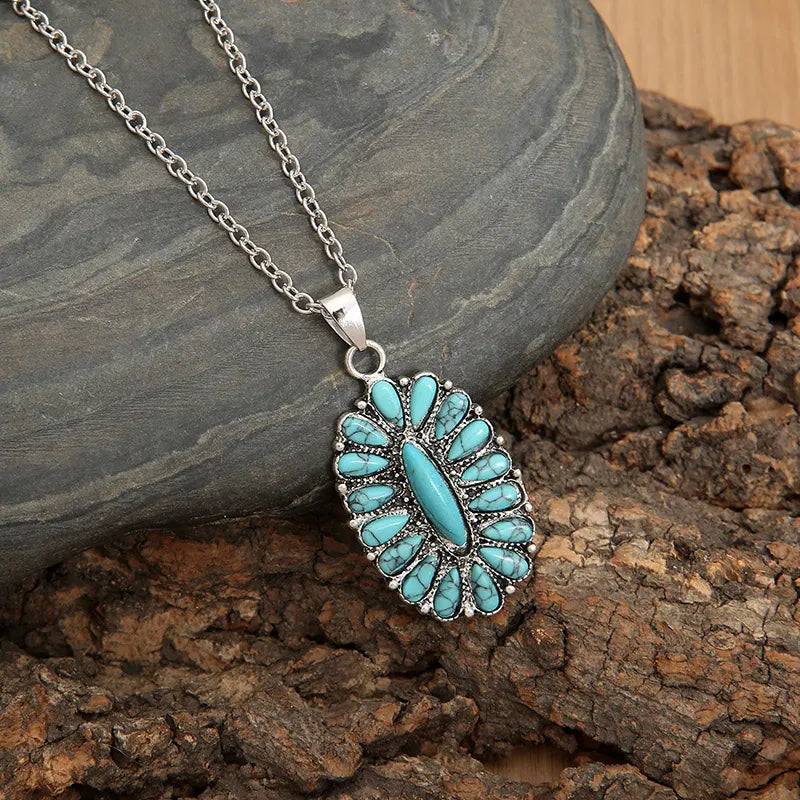 Women's Vintage Western Cowgirl Ethnic Style Inlaid Turquoise Pendant Necklace