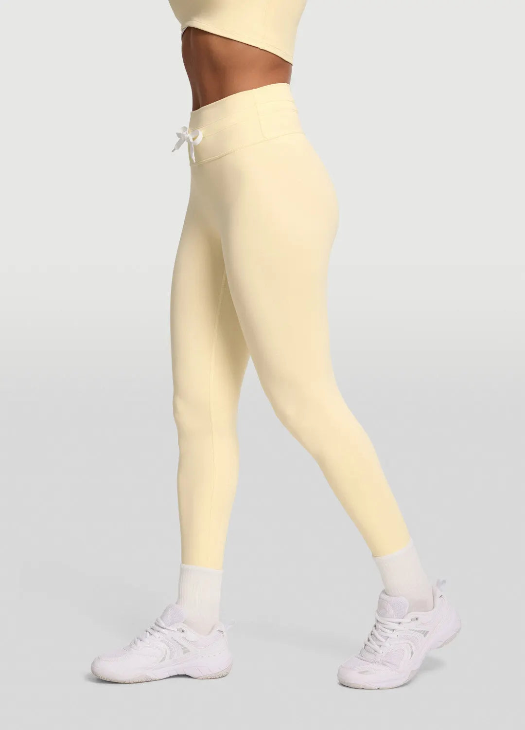 Chic Sleek Drawstring Leggings for a Flattering Fit