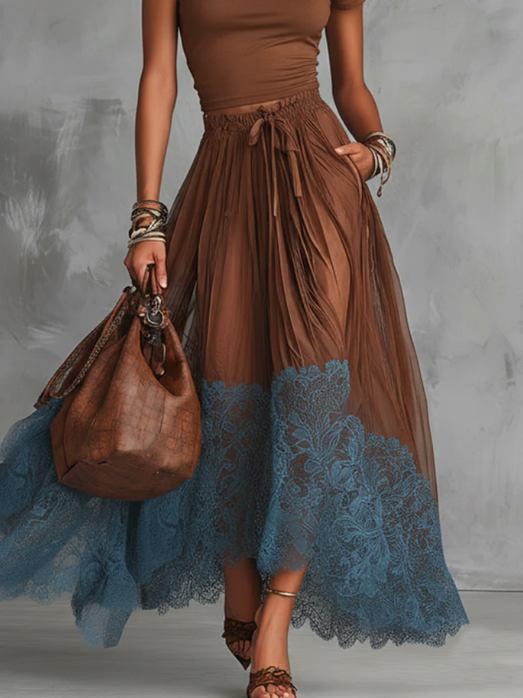 Chic Skirt in lace, Unbeatable Price