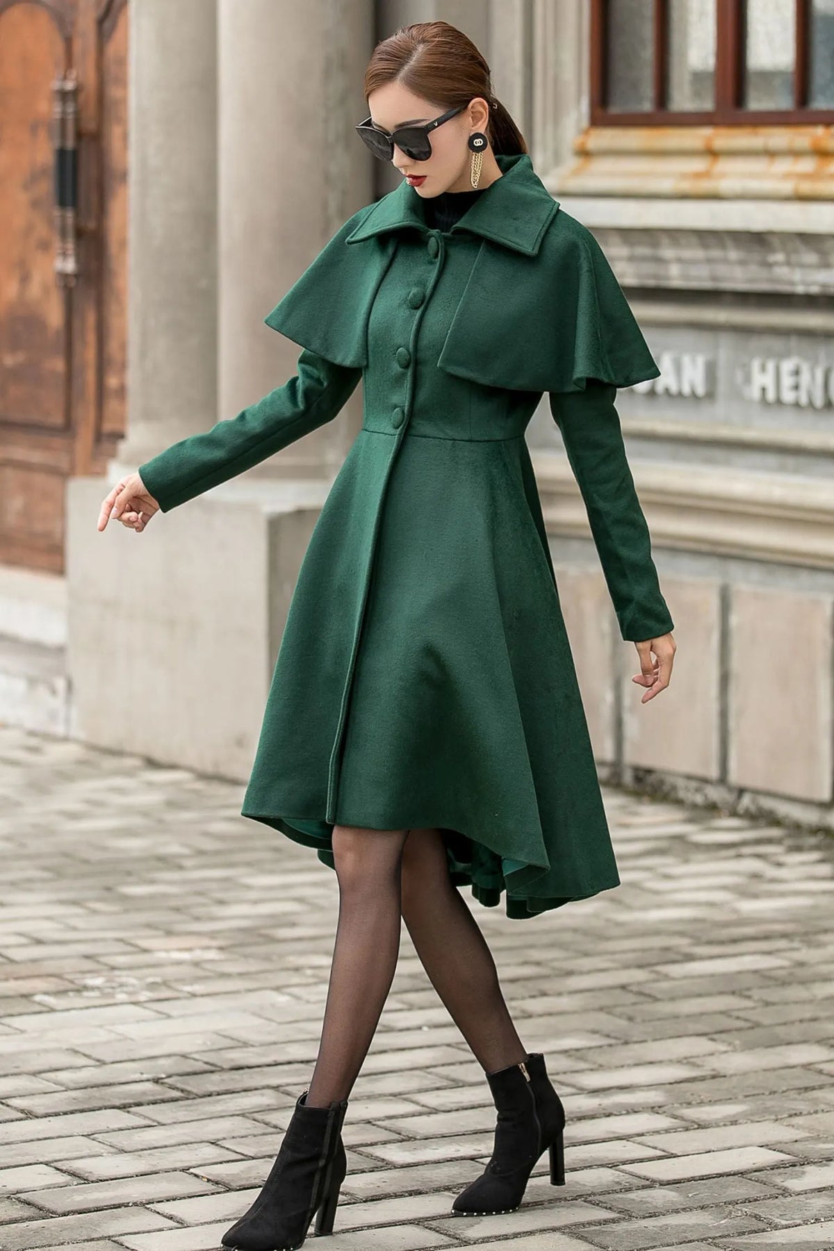Green Wool Cape Coat – Vintage Swing Overcoat with Detachable Capelet 3143