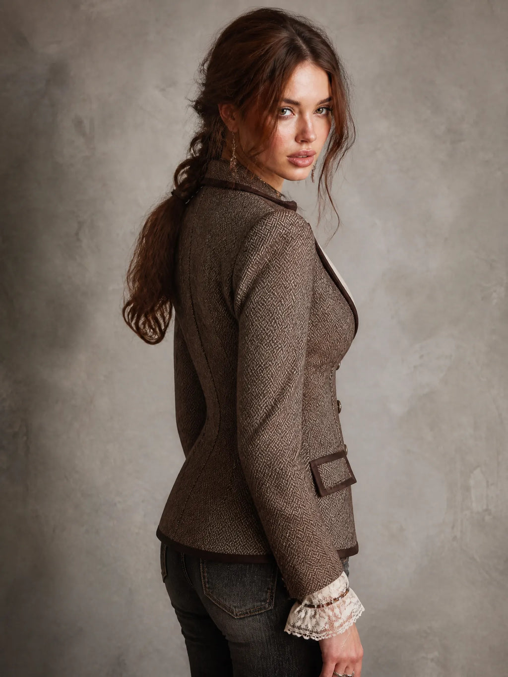 Elegant Classic Brown Herringbone Tweed Fitted Blazer with Contrast Lapel