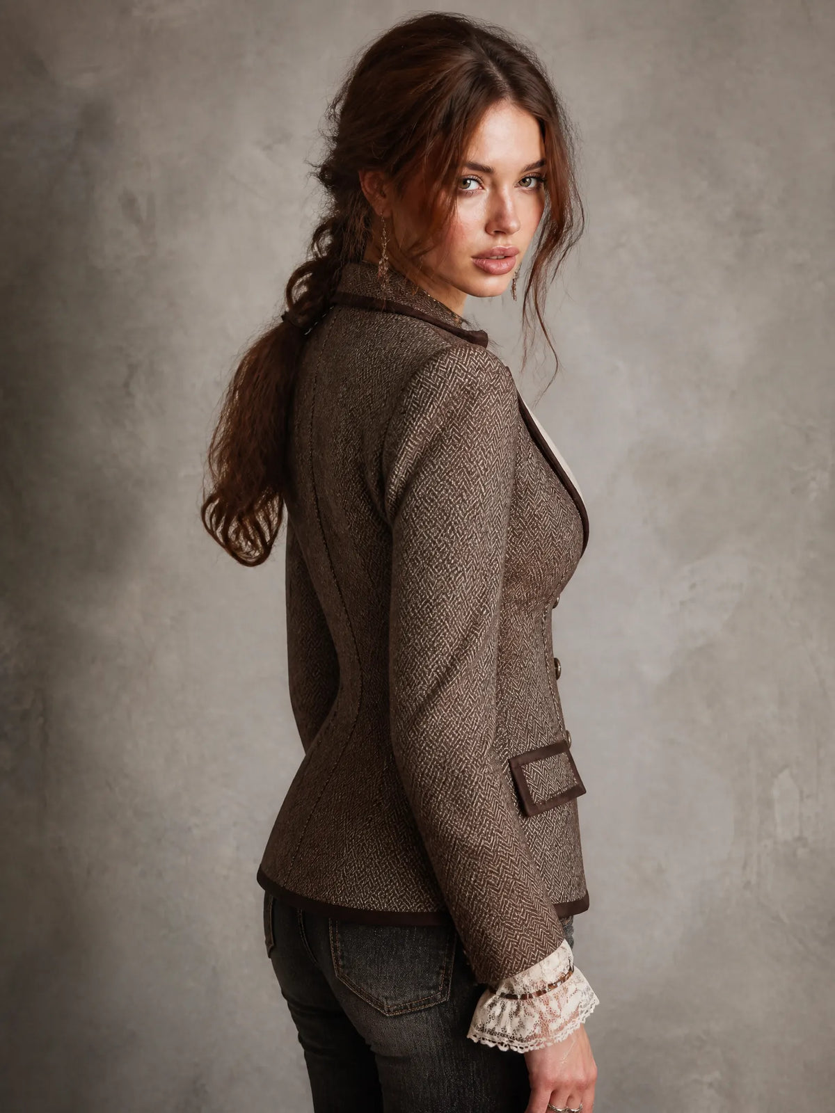 Elegant Classic Brown Herringbone Tweed Fitted Blazer with Contrast Lapel