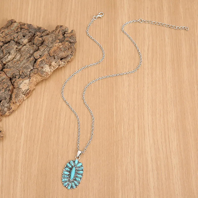 Women's Vintage Western Cowgirl Ethnic Style Inlaid Turquoise Pendant Necklace