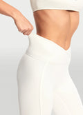 Crossover-Waist Leggings for a Flattering Silhouette