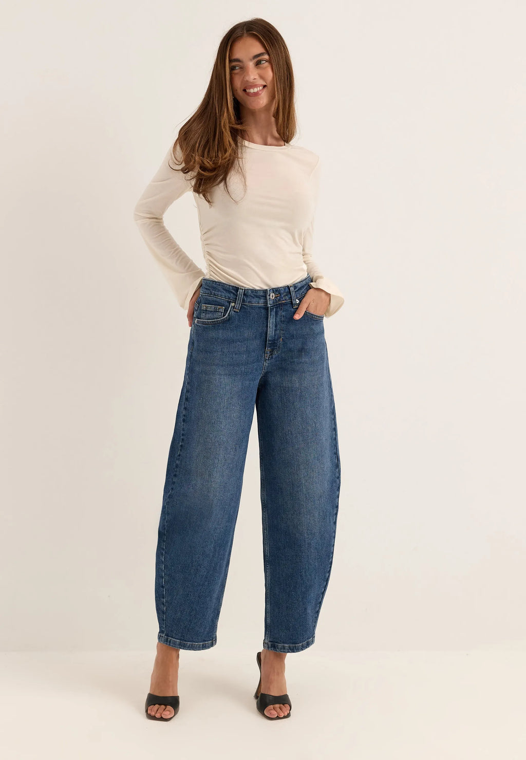 Barrel Leg Jeans