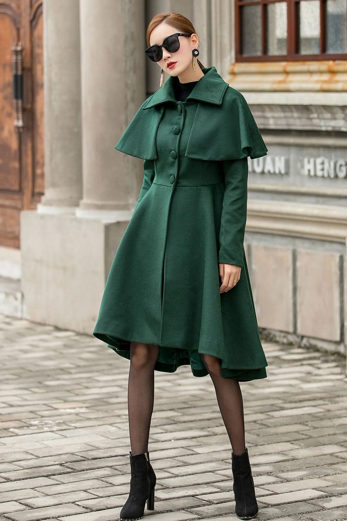 Green Wool Cape Coat – Vintage Swing Overcoat with Detachable Capelet 3143